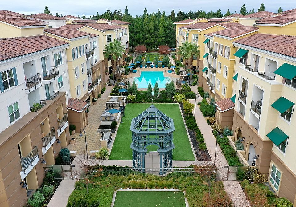 600 Epic Way courtyard, San Jose